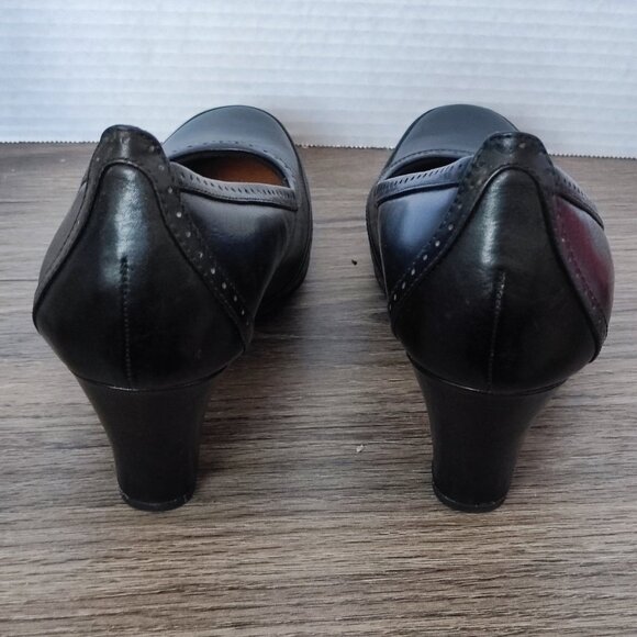Clarks Artisan leather heels pumps black women's size 8 M - Picture 5 of 15